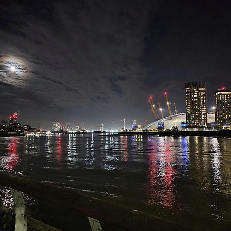 Luxury Apartment In Canary Wharf London Exterior photo